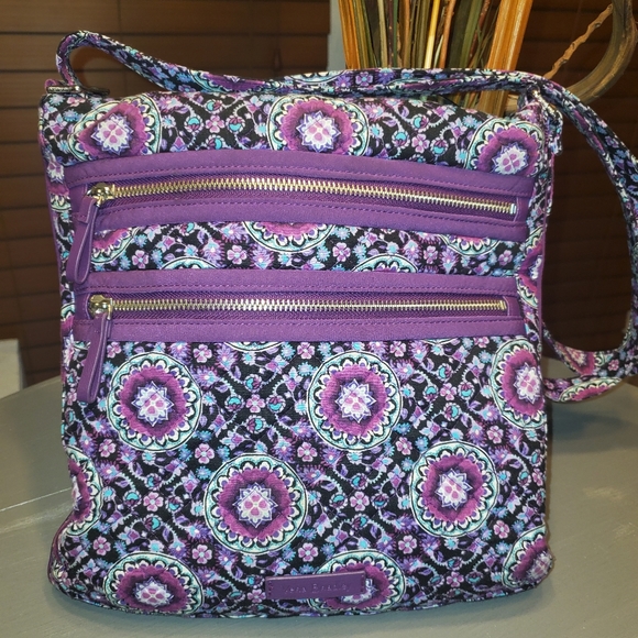 Vera Bradley Handbags - Vera Bradley Crossbody